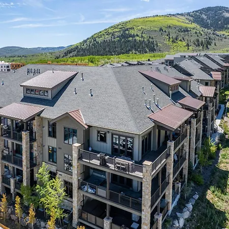 Blackstone Luxury 2Br, Walk To Skiing At Cabriolet, Mountain View, Shared Pool And Hot Tub, Gym-2